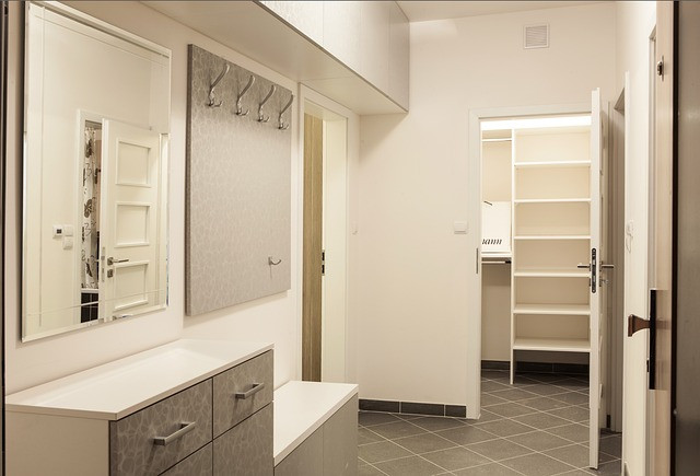separate laundry room from storage